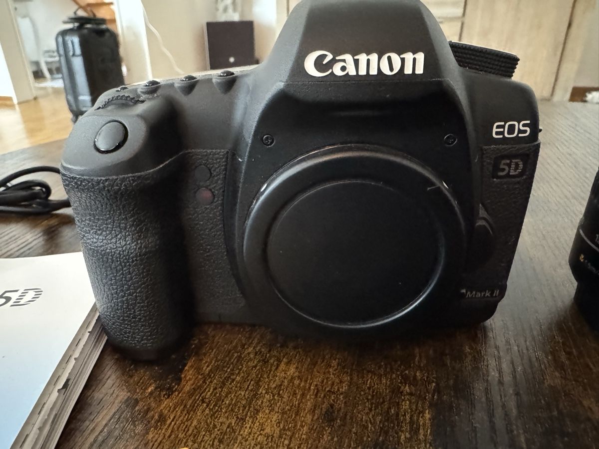 Canon Fotocamera: Canon 5D Mark ll Digitalkamera – Usato da Zunzgen venduto da milesdavis76 1