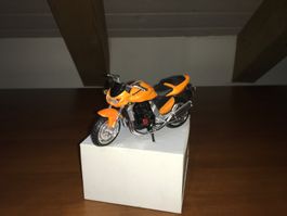 Kawasaki Z1000 - 1/18