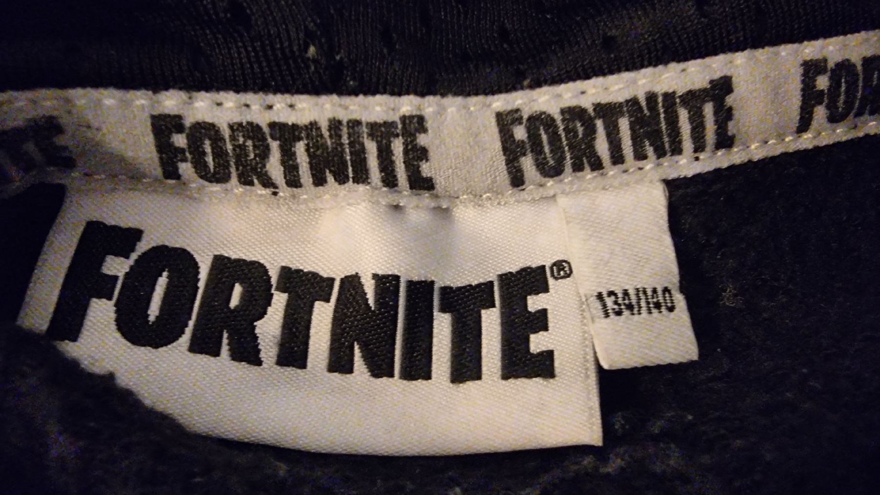 Maglioni & Felpe: Fortnite Kapuzenpullover Gr 134/140 schwarz – Usato da Wigoltingen venduto da Zuckerfee84 2