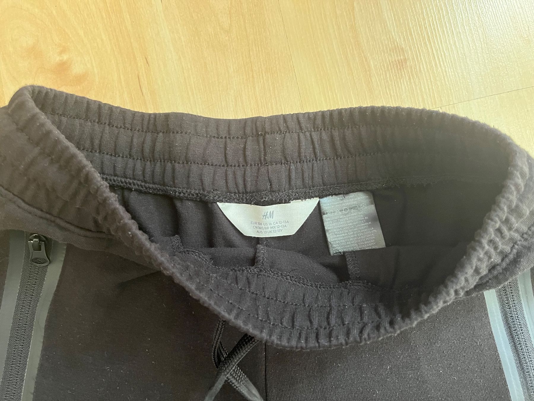 H&M Pantaloni: Shorts H+M 158 neuwertig – Usato da Schwanden GL venduto da Leemueller 2