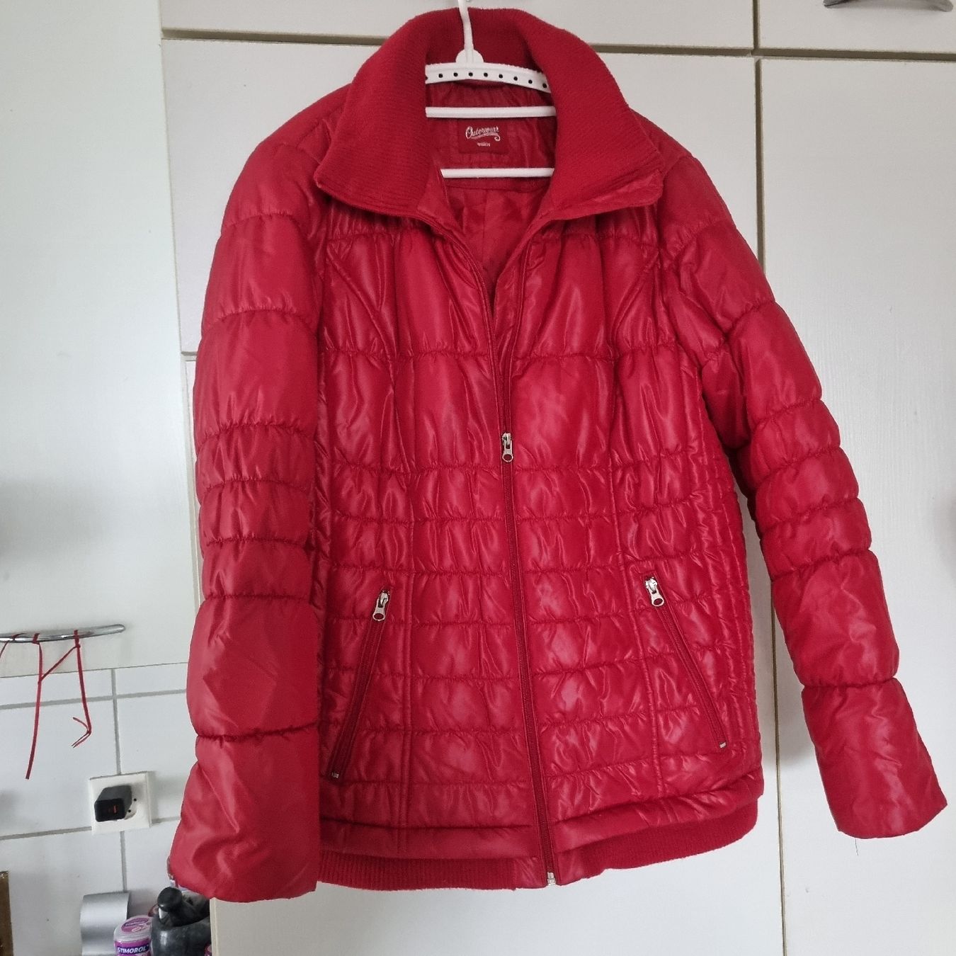 Jacken: Rote Winterjacke Gr. 46 – Neu (gemäss Beschreibung) aus Hinwil von saelmer