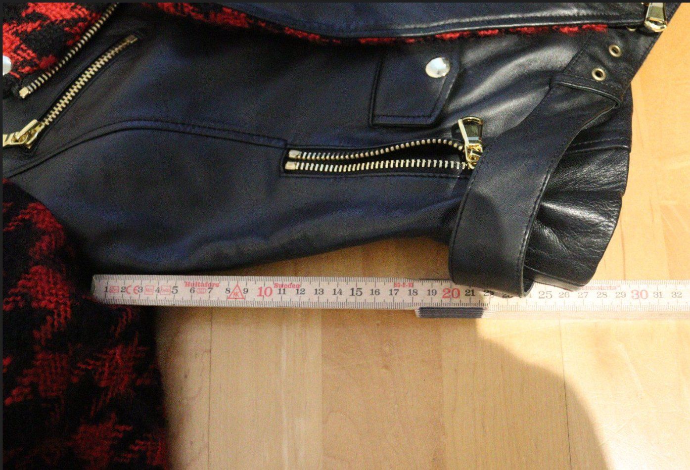 Moschino Giacche: Wunderschöne Damen Moschino Lederjacke, gr.38 – Usato da Schindellegi venduto da Samy2015 6