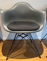 4 Stk. Eames Plastic Armchair RE DAR Sitzpolster von Vitra