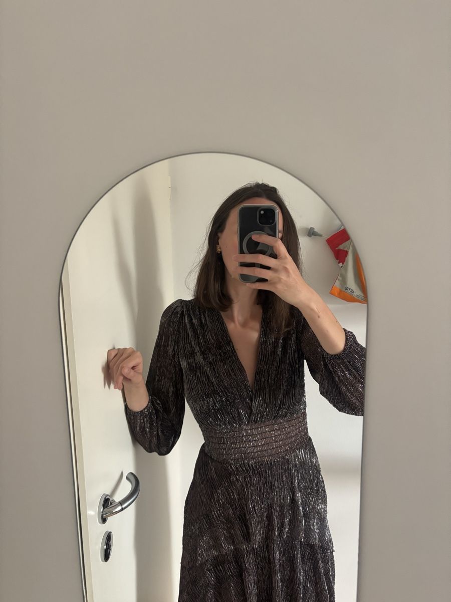 Maje Kleider: MAJE Fall Dress, size 36, Tiered Ruffle Midi - Chic! – Neu und originalverpackt aus Genève von Bella_909 2