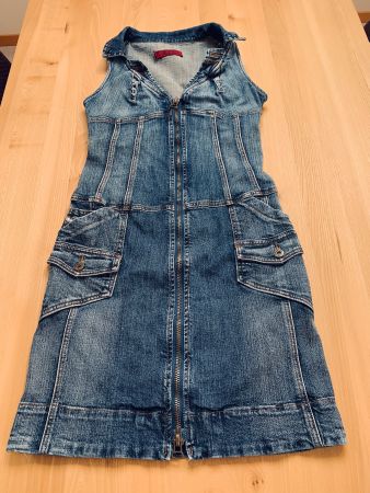 Cooles Strechjeanskleid