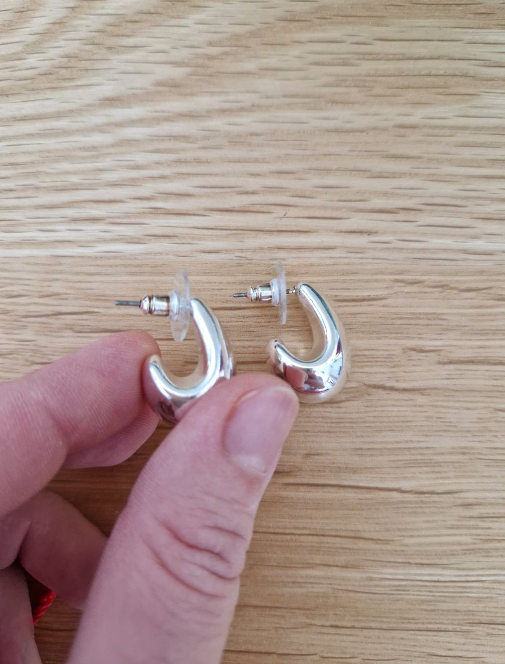 Ohrringe & -stecker: Silberne Ohrringe tropfenformig  trendy elegant – Gebraucht aus Erlinsbach SO von ULIKH 3