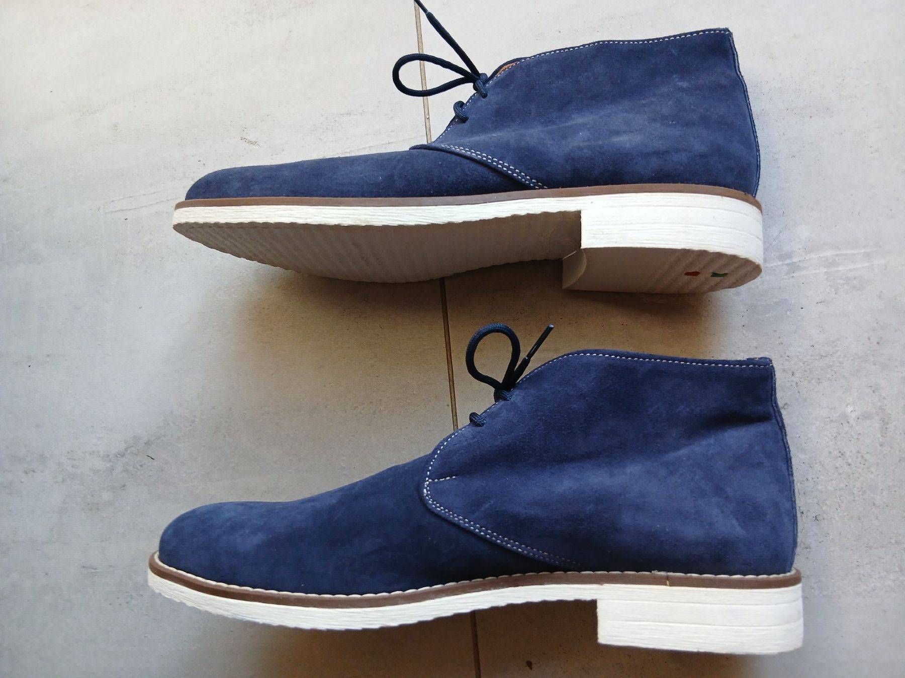 Scarpe da uomo: Bottines bleues en daim pointure 43 état neuf – Usato da Satigny venduto da Asaksa