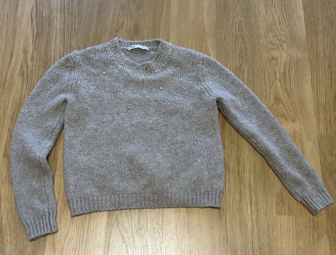 Zara Maglioni & Felpe: Zara Knit Pullover mit Schmucksteinen – Usato da Baden venduto da Tiffany6878 1