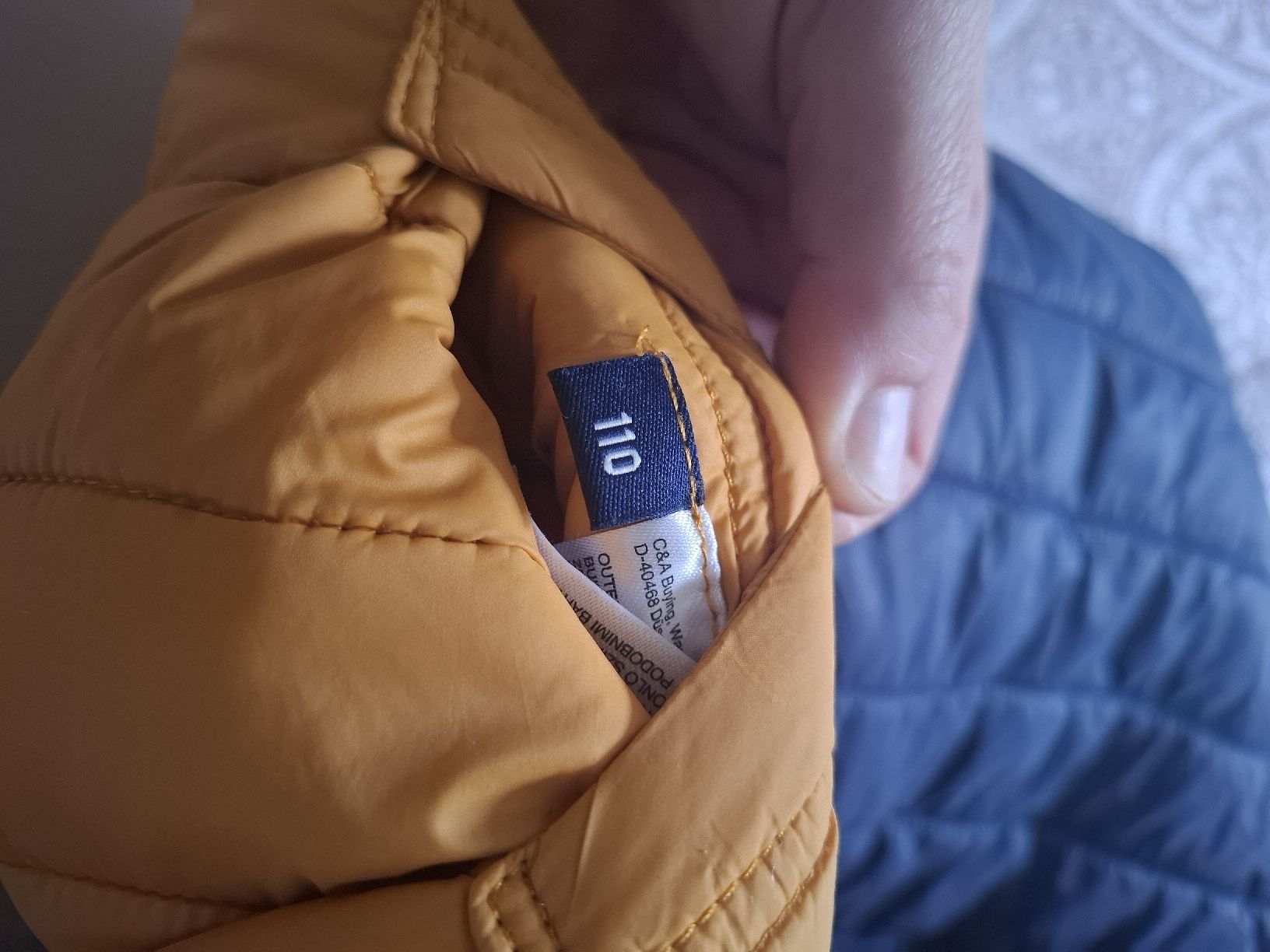 C&A Altro abbigliamento per bambino: 2seitig weste gr 110 – Usato da BALSTHAL venduto da ANNUCCIA_1 4