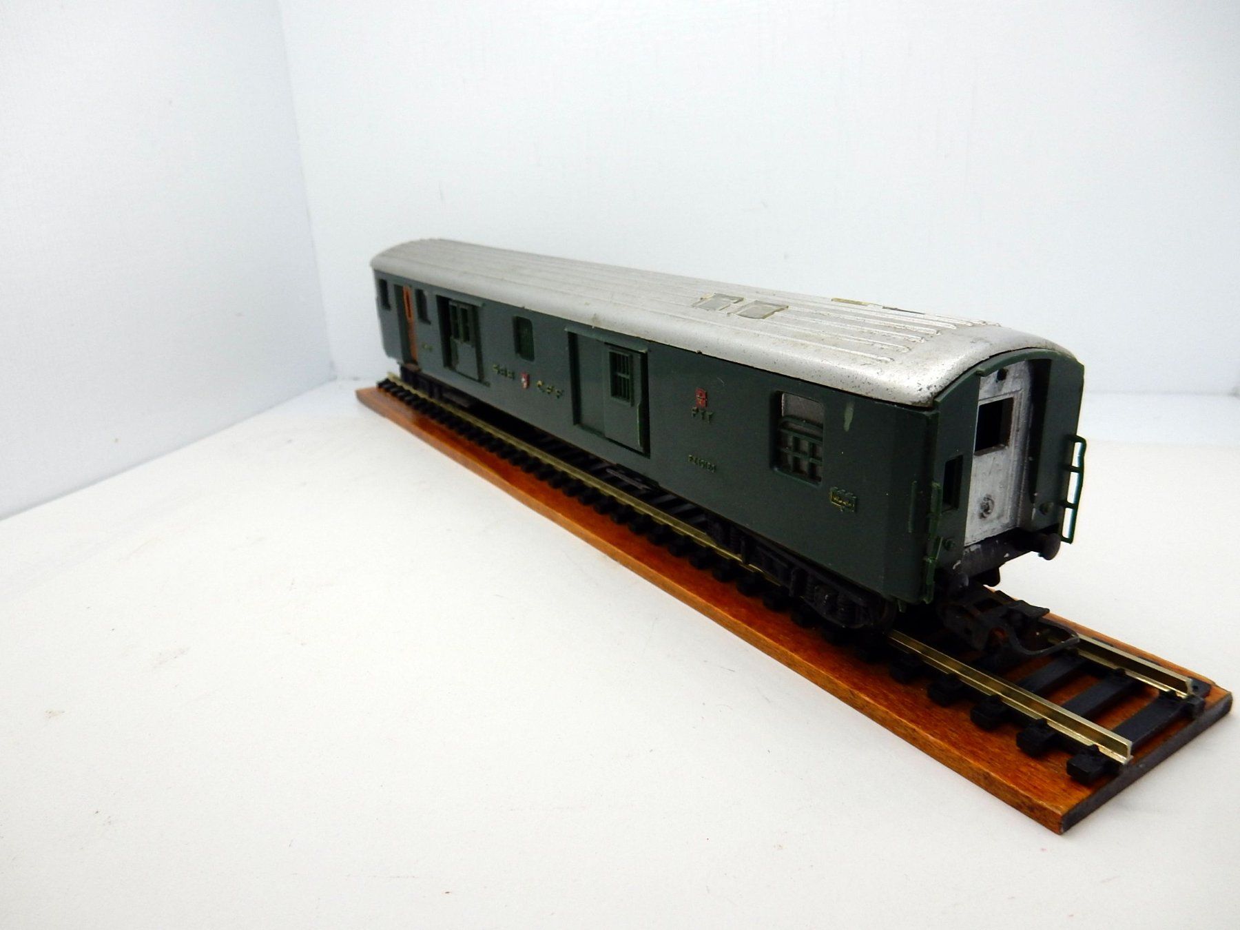Hag Modellini di ferrovie: HO - HAG - SBB / CFF - Fourgon à Bagages "FZ 19120" – Usato da Locarno venduto da Gudrun2 1
