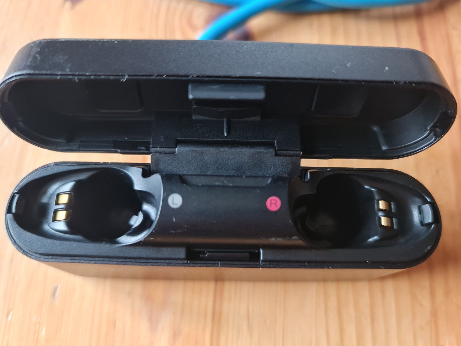 Sony Caricabatterie: Sony BC-WF 1000X Charging Case – Usato da Winterthur venduto da Hai6 2