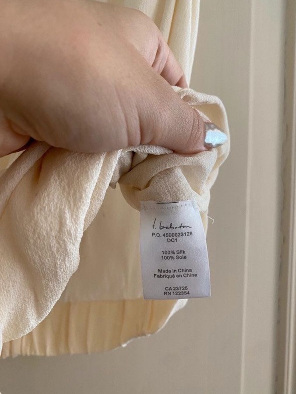 Camicette: Weiße Aritzia Seidenbluse – Usato da Zürich venduto da lydia_l 1