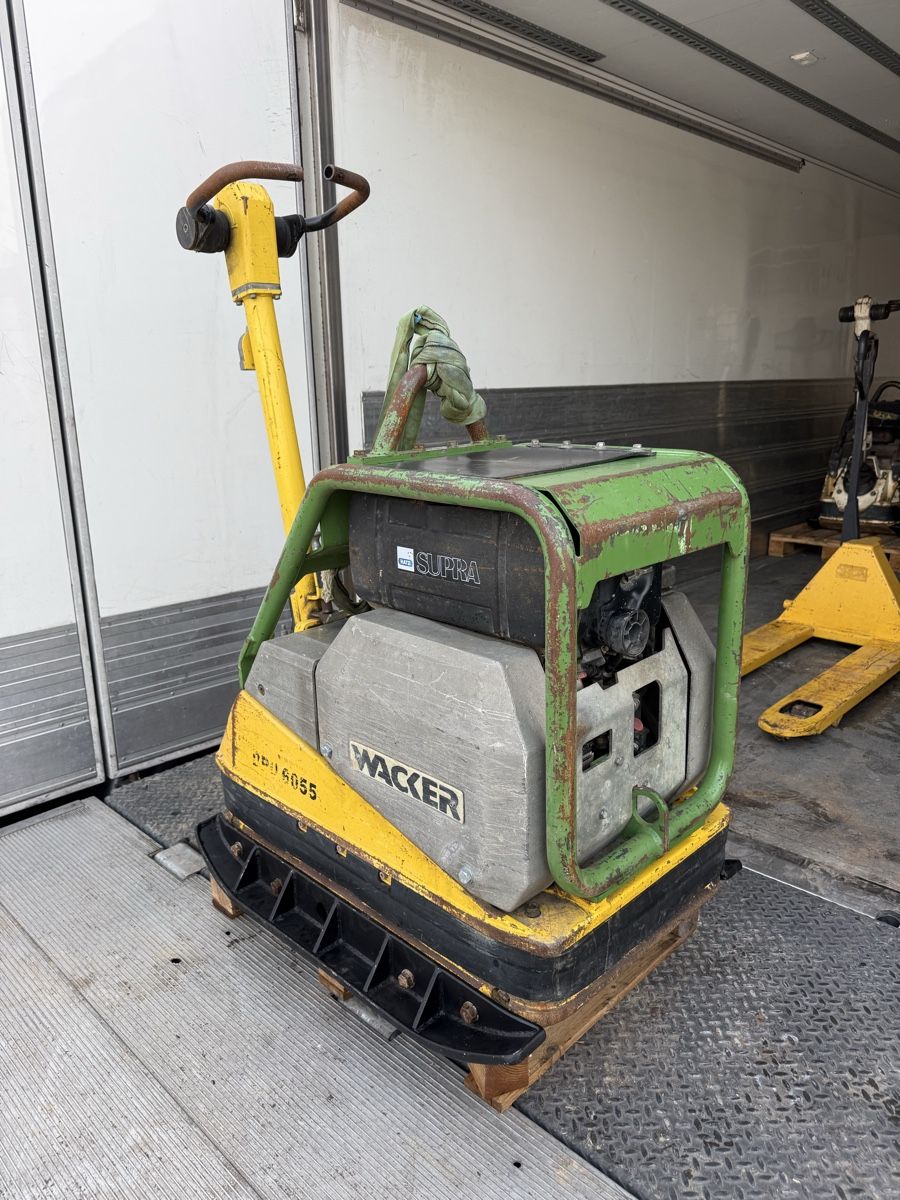 Wacker Neuson Tutte le macchine: Wacker Neuson DPU-6055 Rüttelplatte-Vibroplatte – Usato da Zürich venduto da DraganM. 1