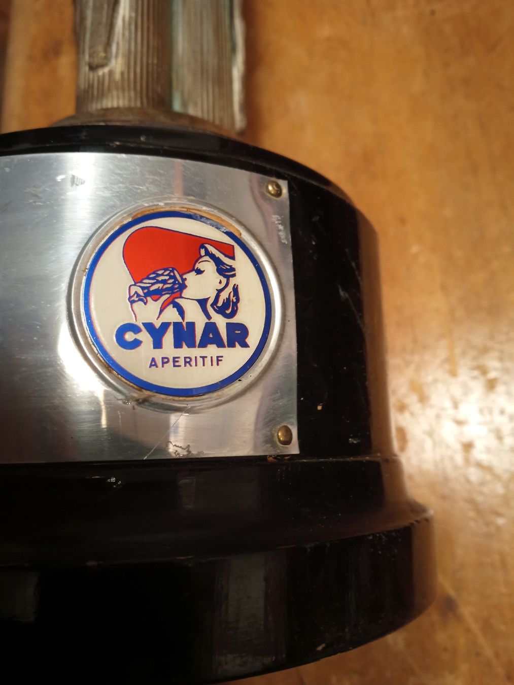 Autres collections & raretés: Trophäe Pokal Cynar Aperitif – D'occasion à Prez-vers-Siviriez par Monija70 2