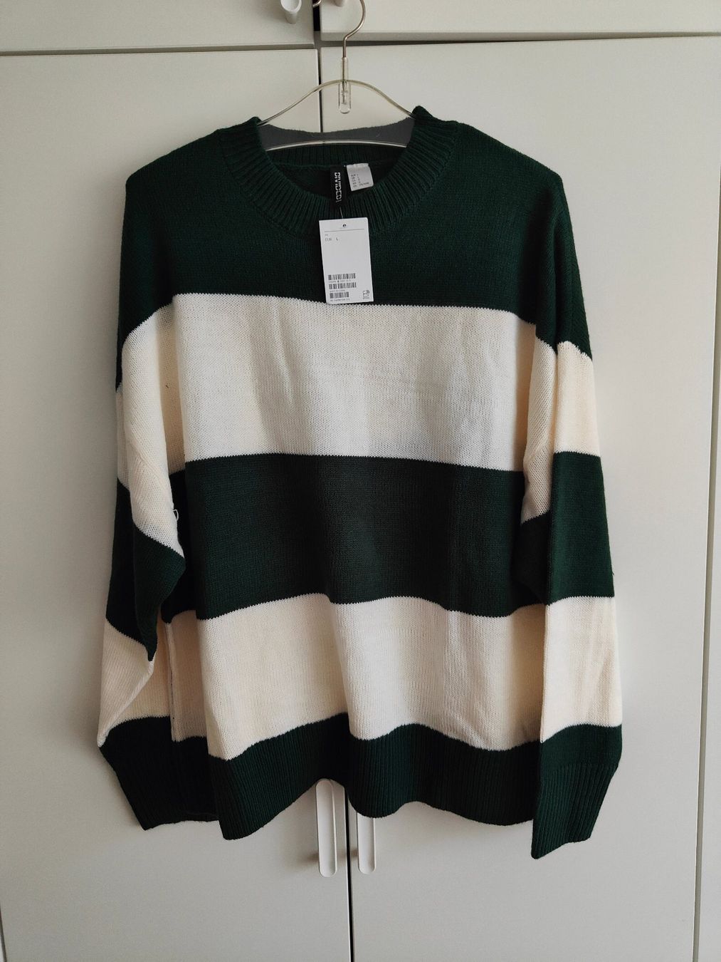 H&M Pullover & Sweatshirts: H&M Pullover - Grösse L – Neu und originalverpackt aus Rickenbach b. Wil von VeryLovelyThings