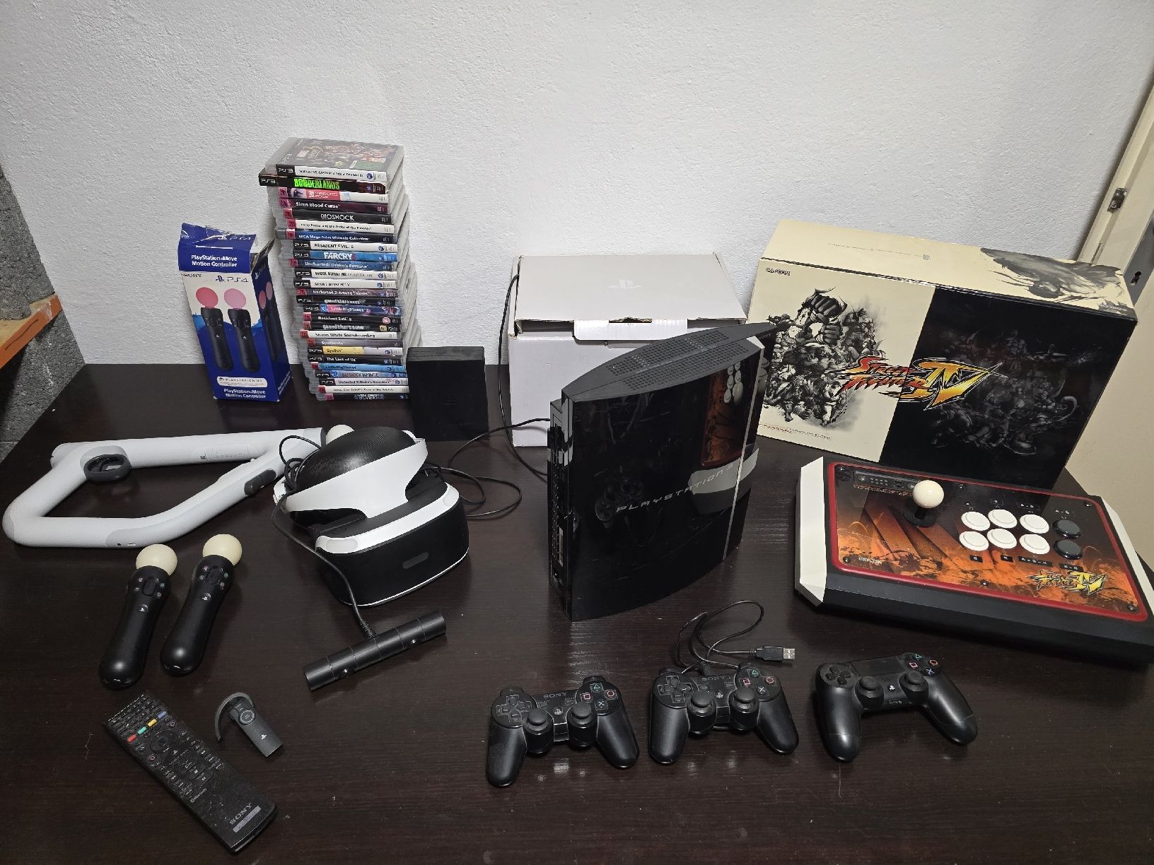 Sony Console: Sony PlayStation 3  Bundle - PSVR, arcade fightstick, games – Usato da Vevey venduto da Jys