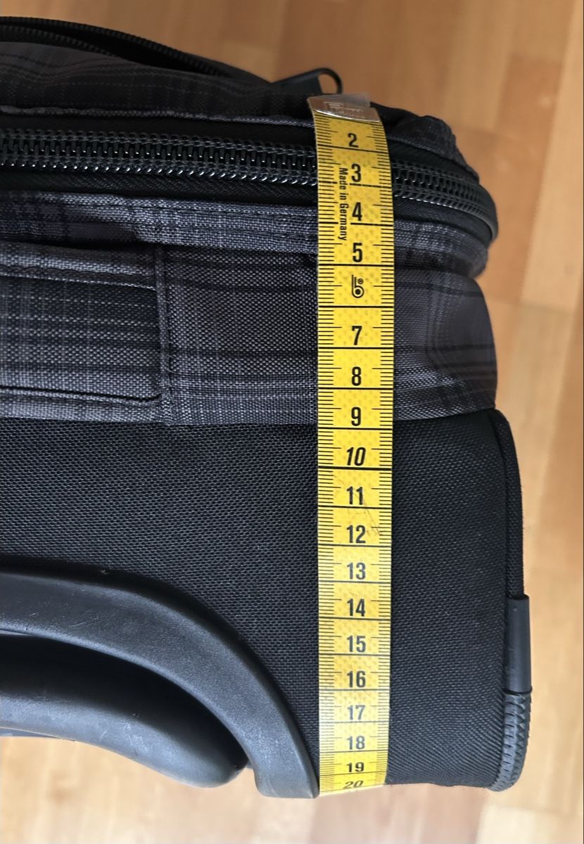 Dakine Reisekoffer: Reisekoffer von Dakine – Gebraucht aus Basel von MyAn 7