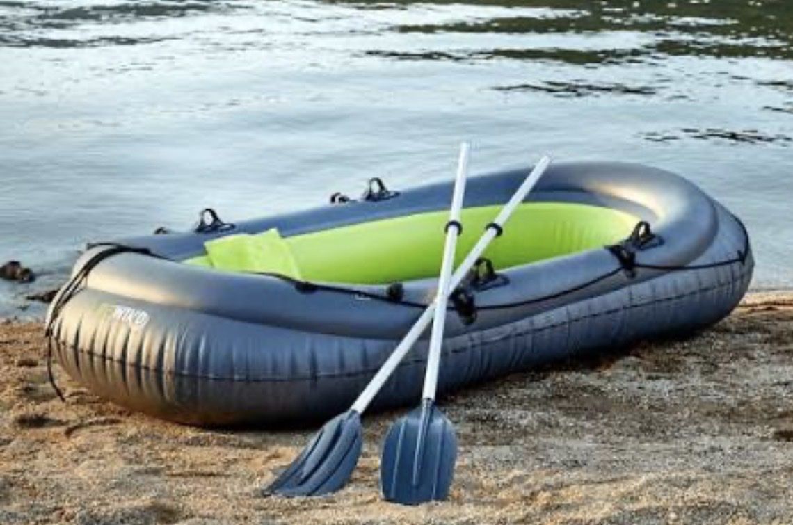 Barche: Rewind Schlauchboot mit 2 Paddel 256x132cm – Usato da Thalwil venduto da Andieg