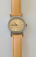 Retro-Uhr Trend-Design Quartz Gelbes Band Blaue Naht