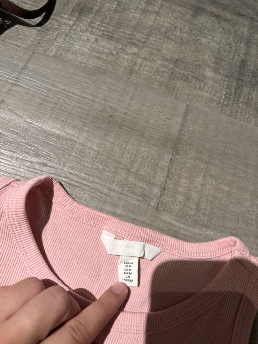 H&M Ensembles coordonnés: Lot de tops  – D'occasion à Tramelan par mar_xrj7 2