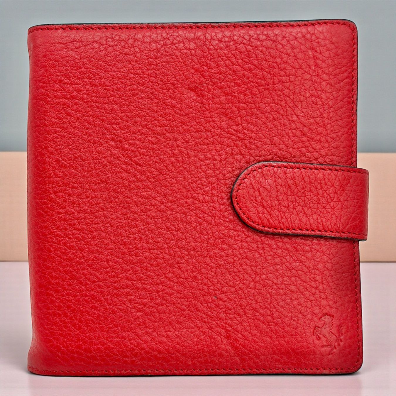 Valigie & Borse: Porte-CD FERRARI en cuir véritable – Usato da Morges venduto da vintiques