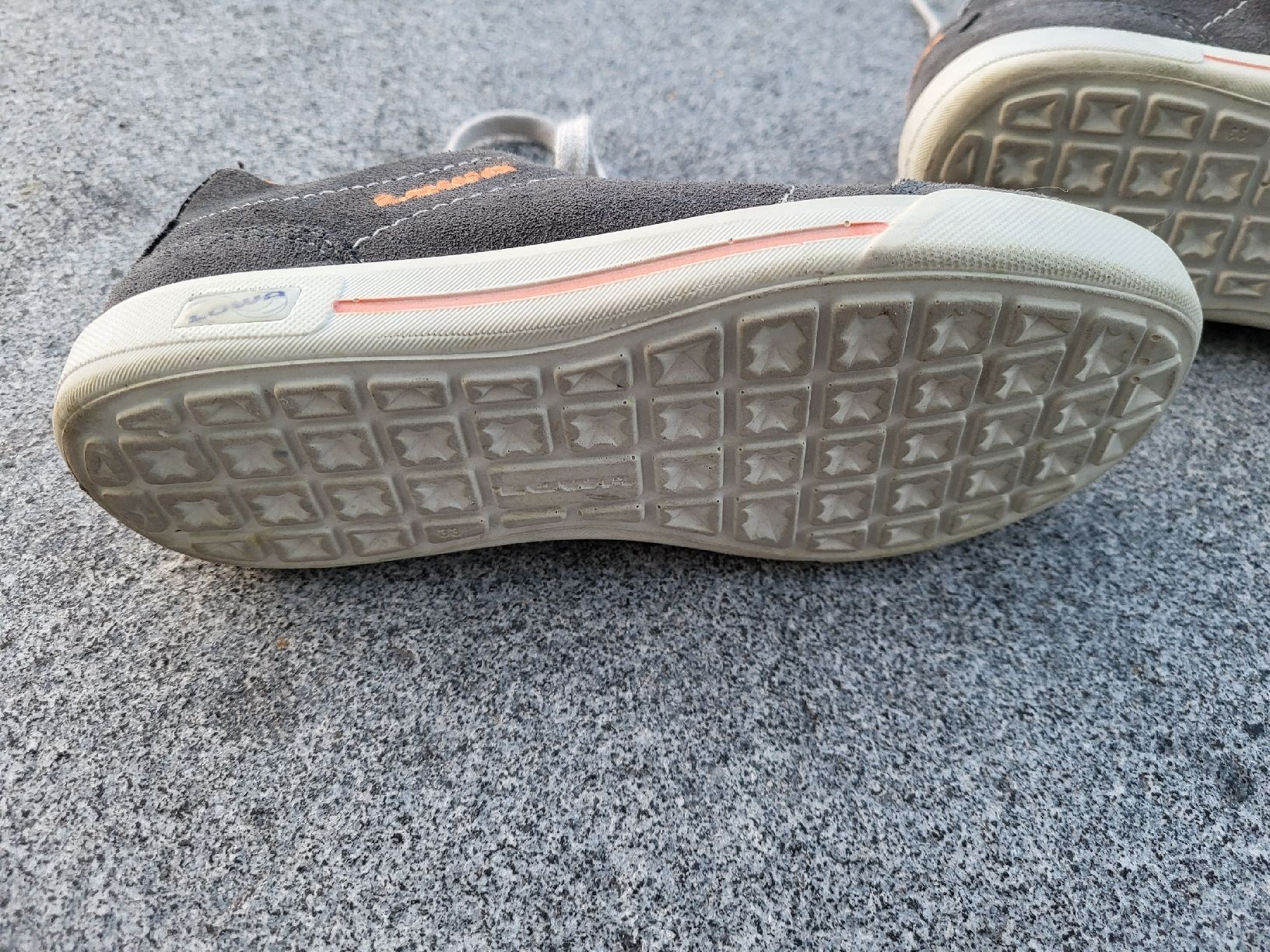 Lowa Herrenschuhe: Lowa Halbschuh, Grösse 33 – Gebraucht aus Tann von Autocharlie86 2