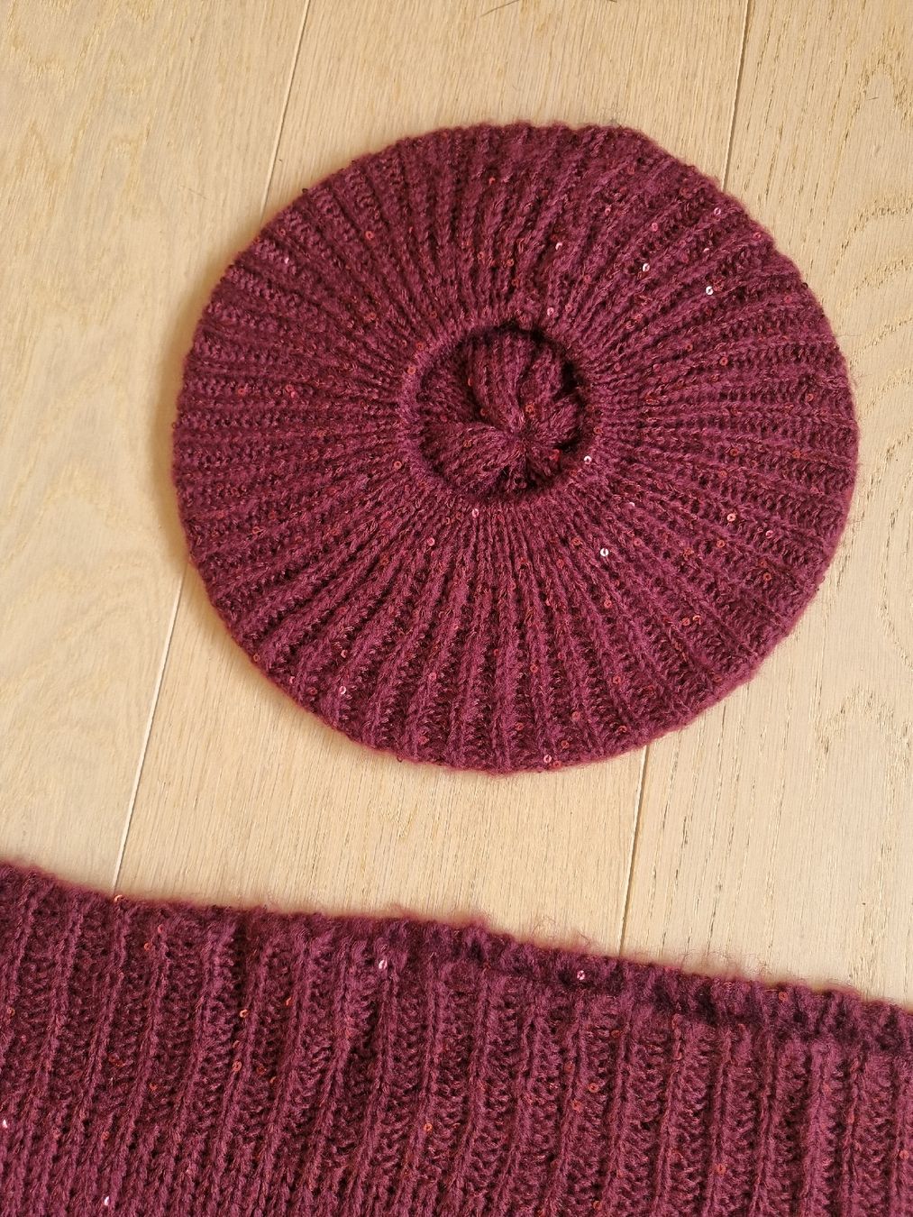 Foulard & Sciarpe: Strickset Mütze und Schal Beret – Usato da himmelried venduto da bribuli 2