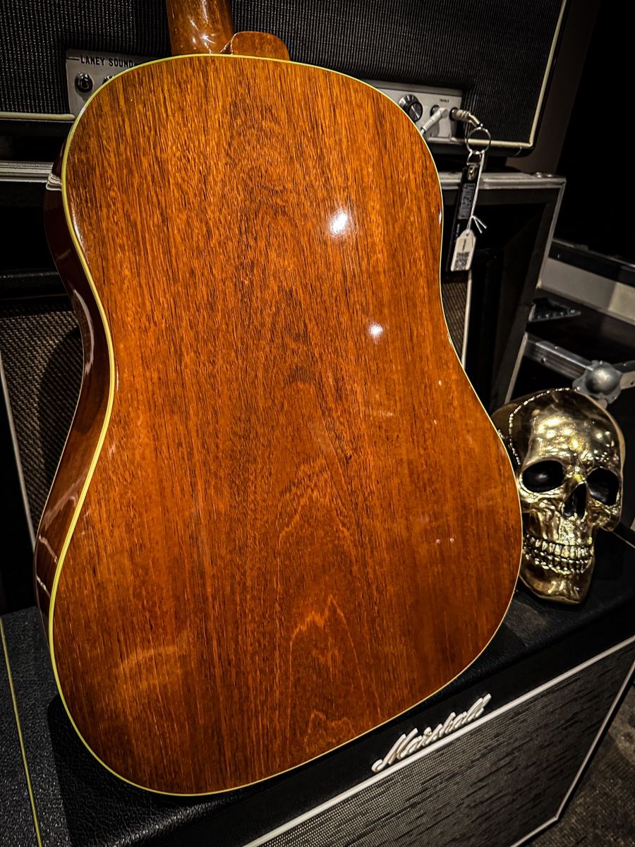Gibson Strumenti musicali: Gibson J-35 original vintage 1939 – Usato da Montreux venduto da Alligator-AMPS 2