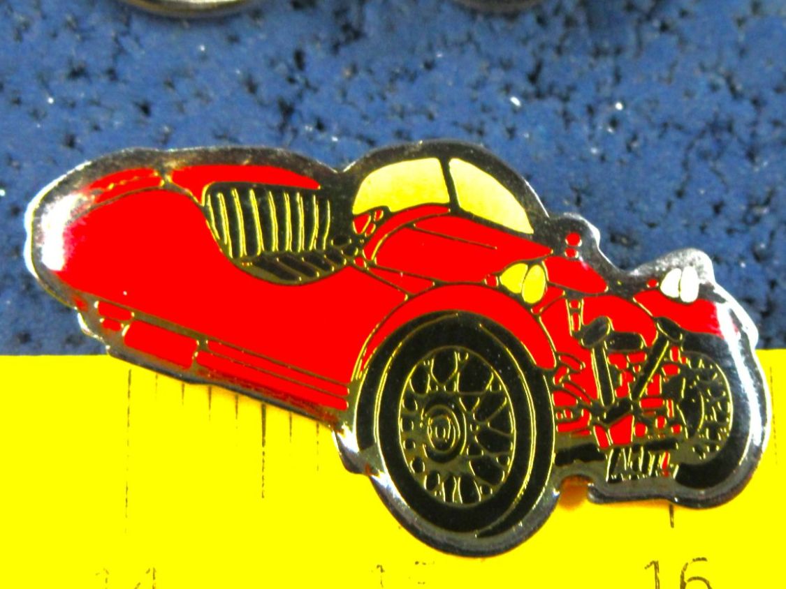 Morgan Placchette & Badge: MORGAN "THREEWHEELER" AUTO PIN GLASIERT MIT SECURITY-CLIP – Usato da Ettingen venduto da Hausi4711 1