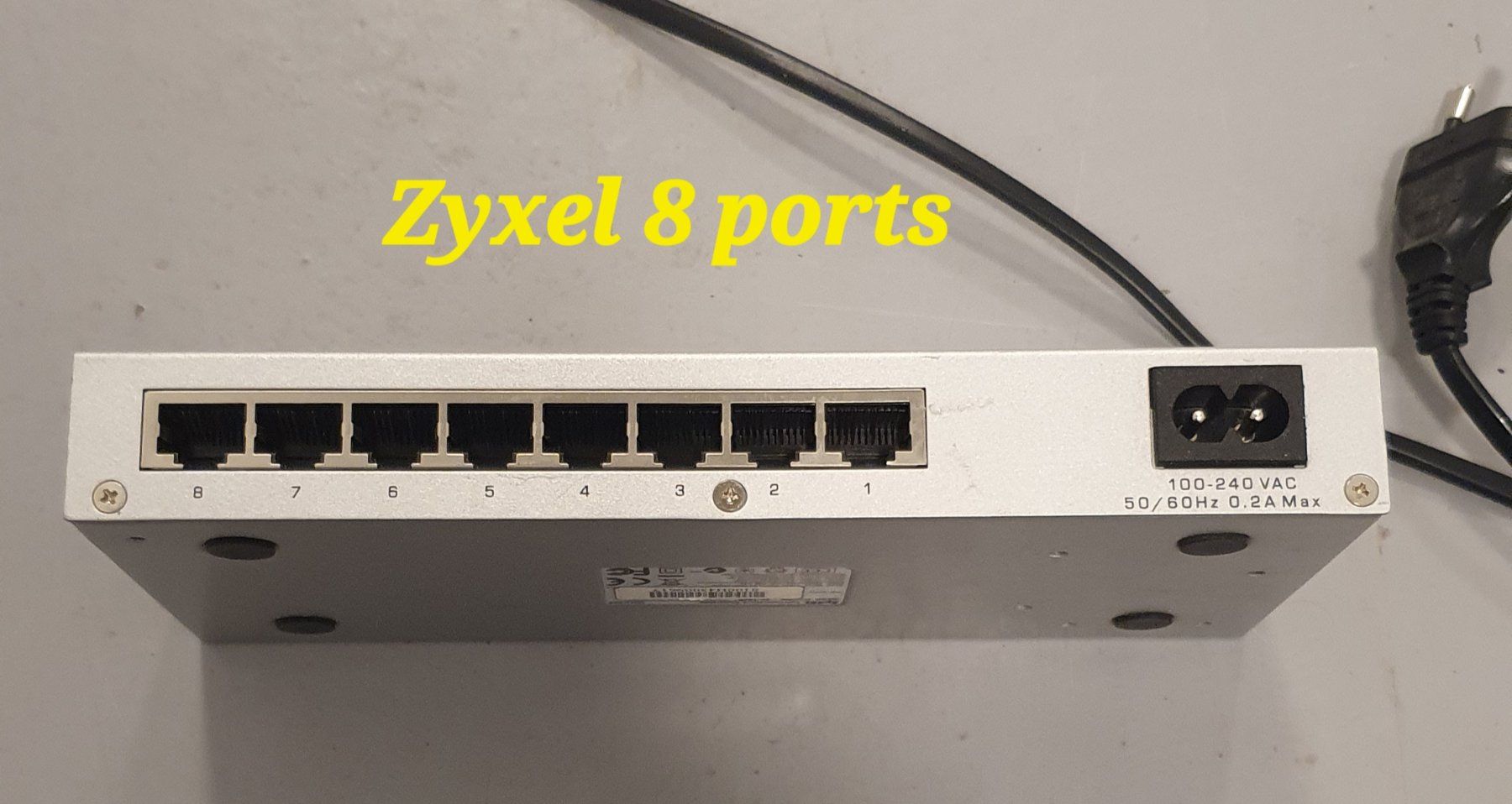 Zyxel Hubs & Switches: Zyxel ES 108p – Gebraucht aus Servion von meno999