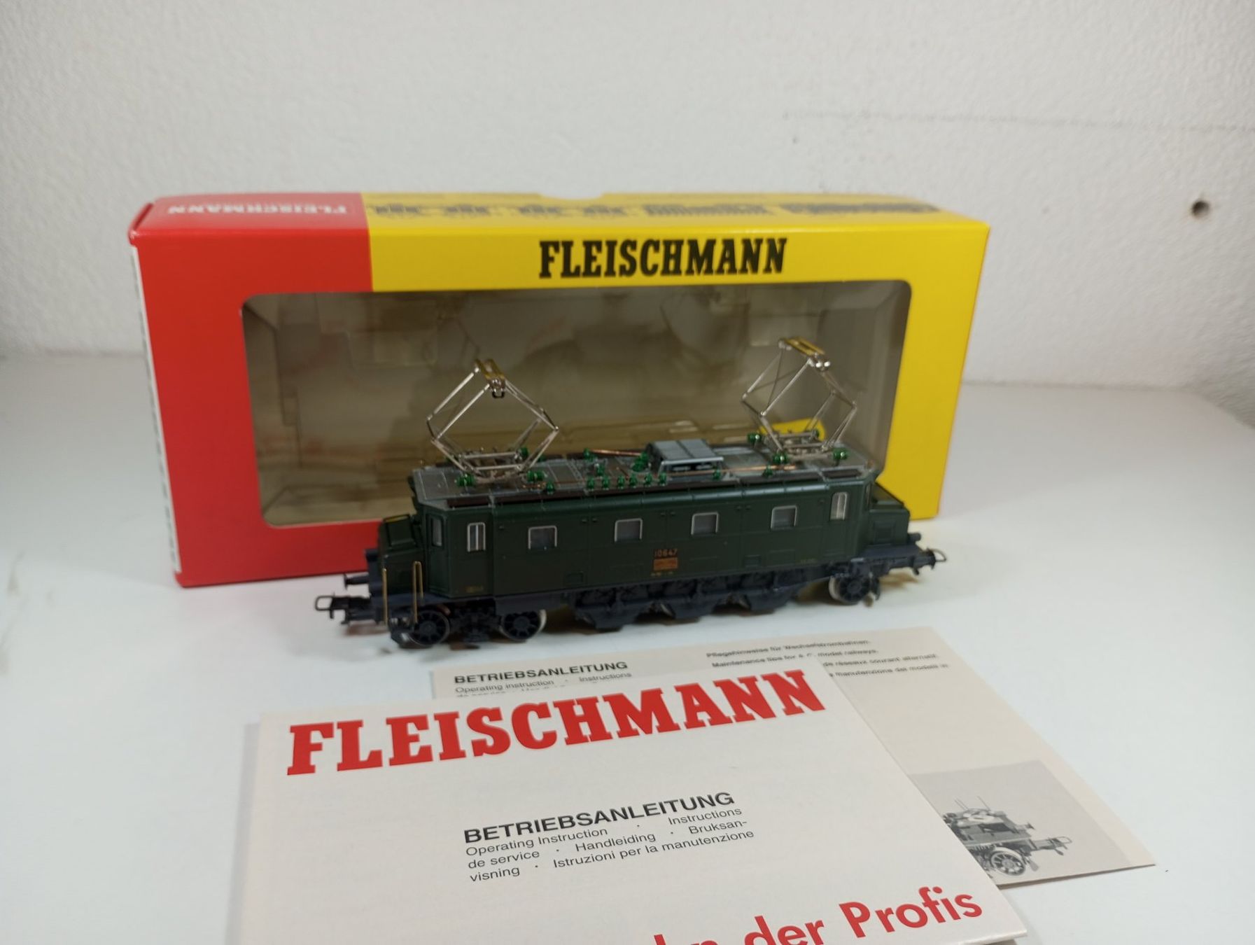 Fleischmann Modellini di ferrovie: Fleischmann: 1145, Lokomotive Ae 3/6 SBB CFF – Difettoso da Fontaines NE venduto da waterfoot