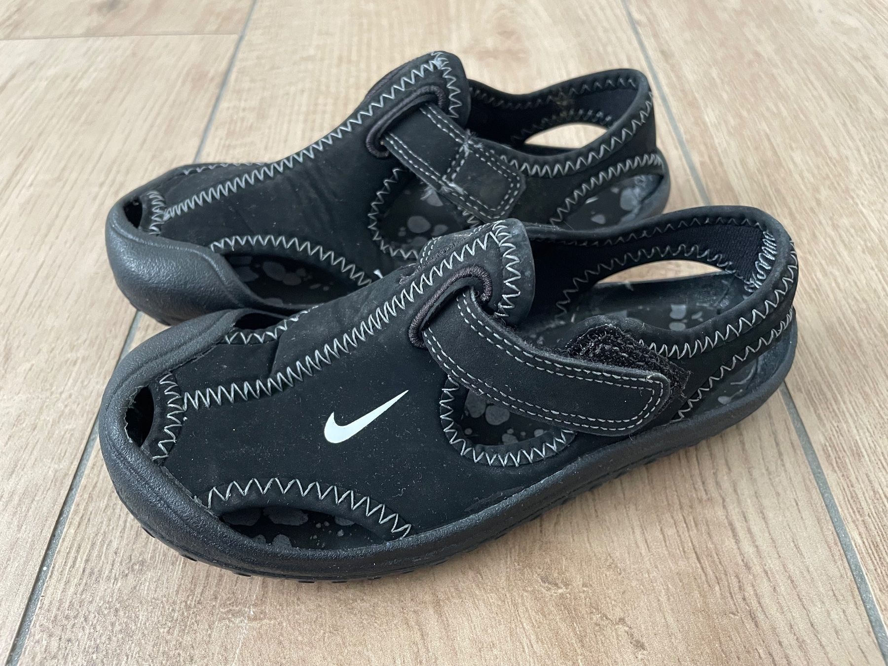 Nike Scarpe per ragazzi: Nike Badeschuhe Gr. 28 – Usato da Waltenschwil venduto da hansnine 1