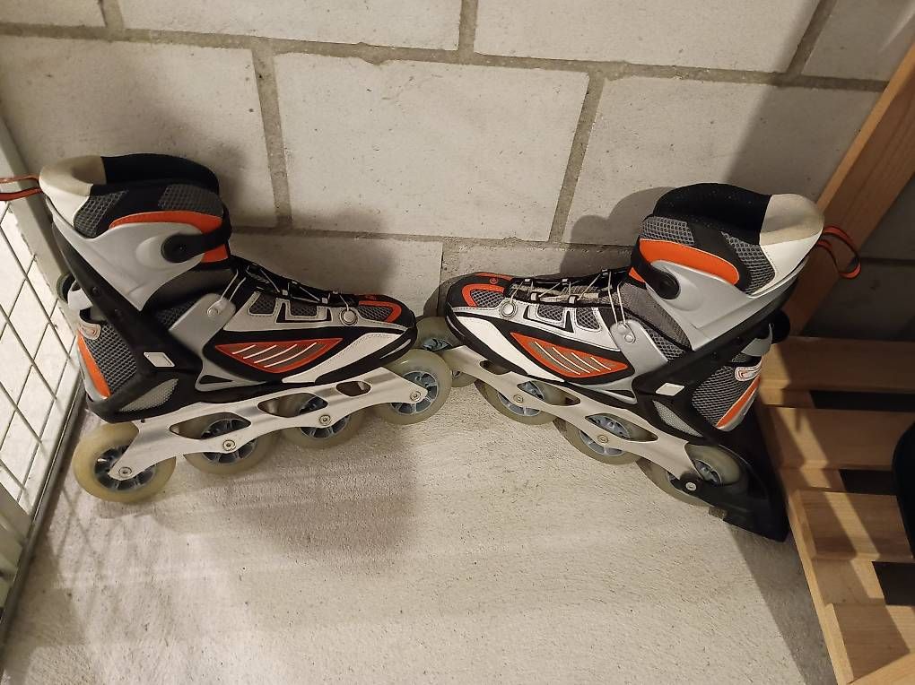 Inline-Skating & Rollschuhe: Inlineskates Rollerblade , Neuwertig, Grösse ca. 43.5 – Gebraucht aus Burgdorf von Kur_kx2f