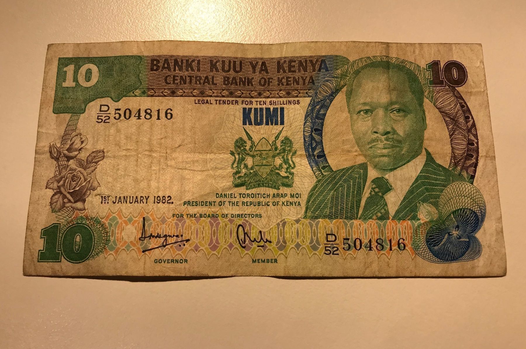 Banconote: Kenia 10 Shillings 1982 – Usato da Algetshausen venduto da Carrhard