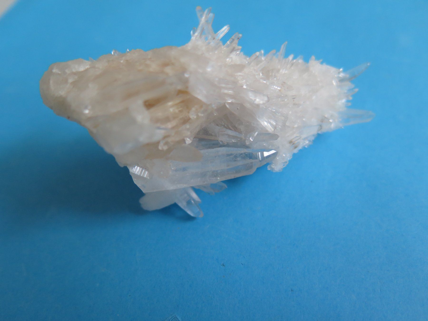 Mineralien & Heilsteine: Bergkristall mit vielen Spitzen – Gebraucht aus Schaffhausen von Yamakana51L8736OQ8 2