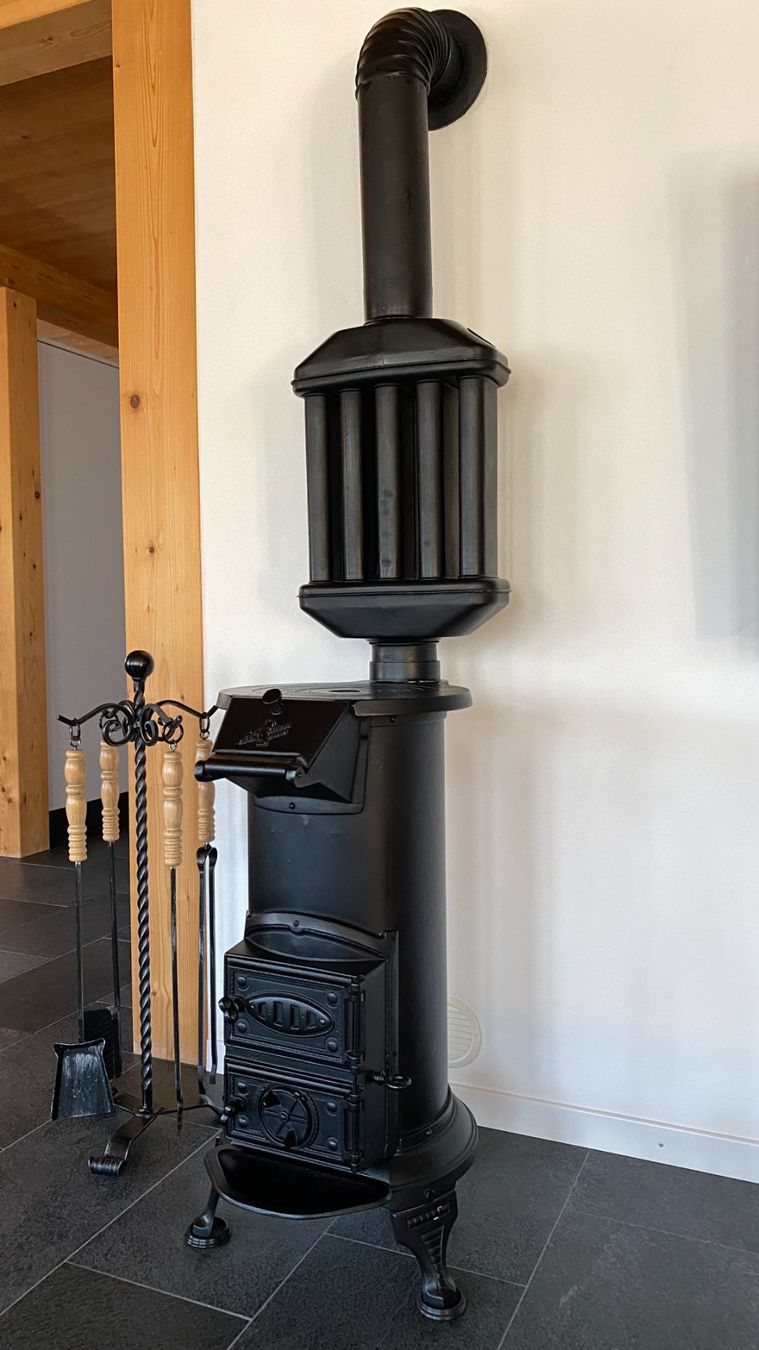 Altri mobili d'antiquariato: Holzofen mit Chamotierung – Usato da Schangnau venduto da COBRASOL 4