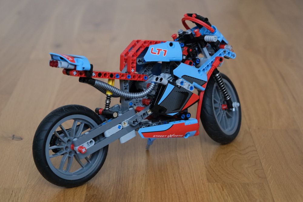 Lego Kit di costruzioni: Lego Technic set 42036 Straßenmotorrad / La moto urbaine – Usato da Nyon venduto da JJZA 7