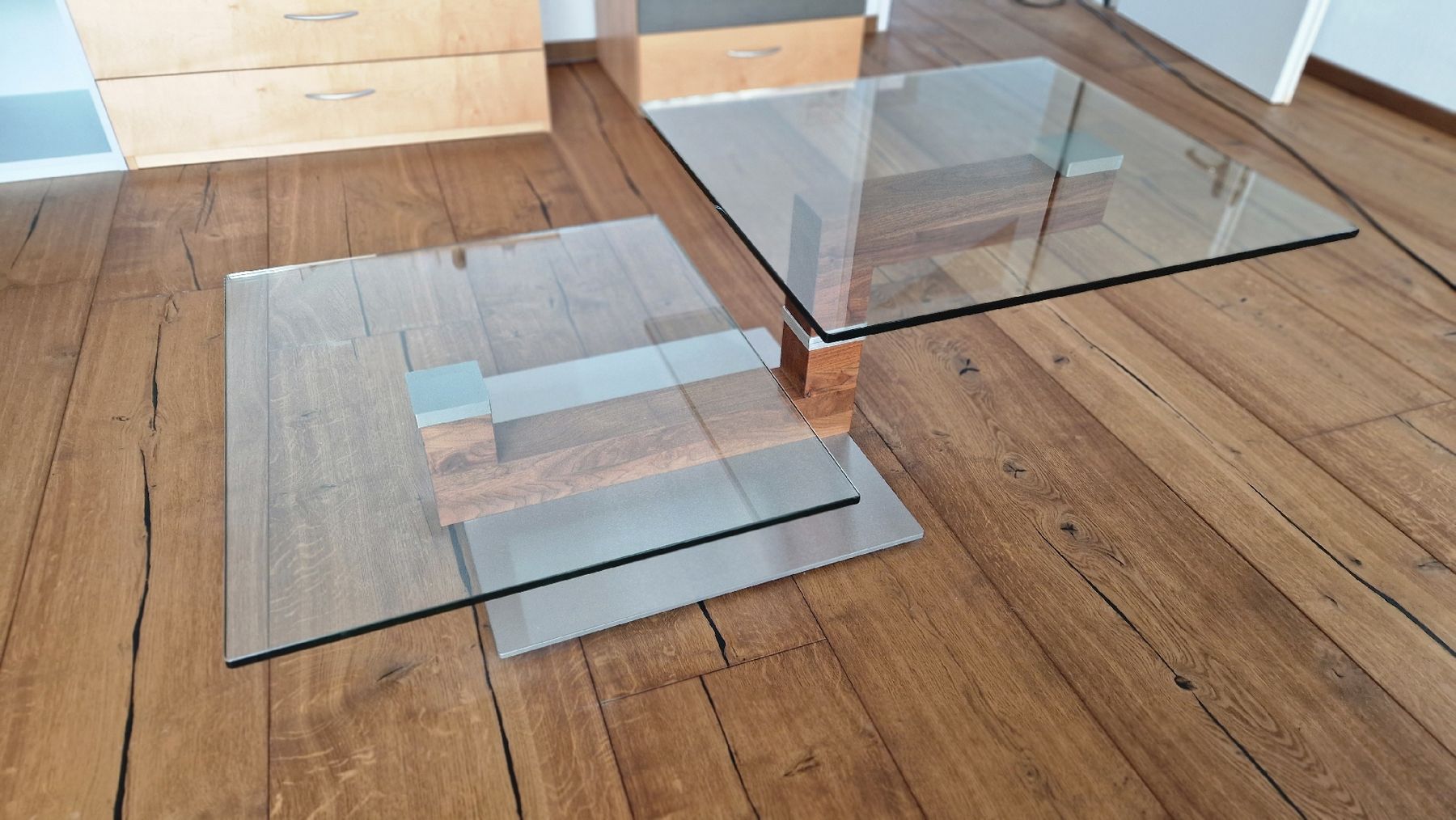 Tavoli: Moderner Glastisch mit Holzfuss, Top Zustand! – Nuovo (secondo la descrizione) da Obfelden venduto da Bea26 4