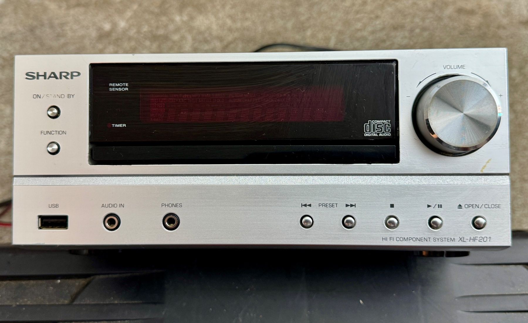 Sharp Systèmes audio & multimédias: Sharp Hi-Fi Component System XL-HF201 mit iPod-Dock, CH-Vers – D'occasion à Fällanden par Limousinenswiss 7