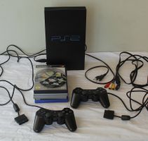 Sony Playstation 2 Konsole mit 4 Spielen und 2 Controller