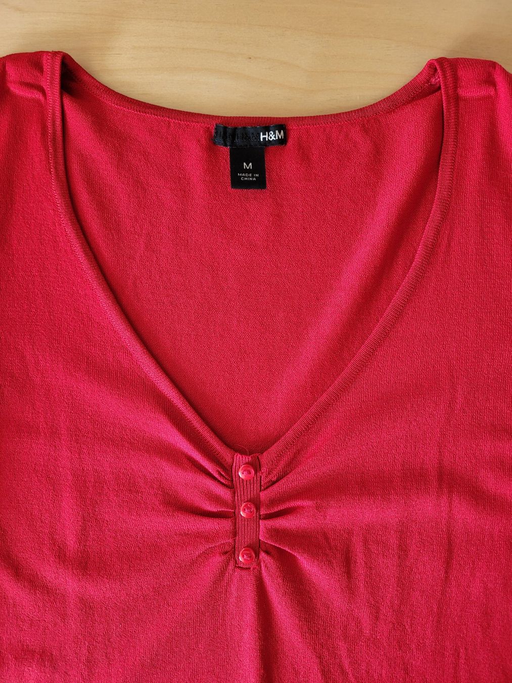 H&M Maglioni & Felpe: leichter roter Pulli H&M Grösse M – Usato da Wiesendangen venduto da samoalk 2