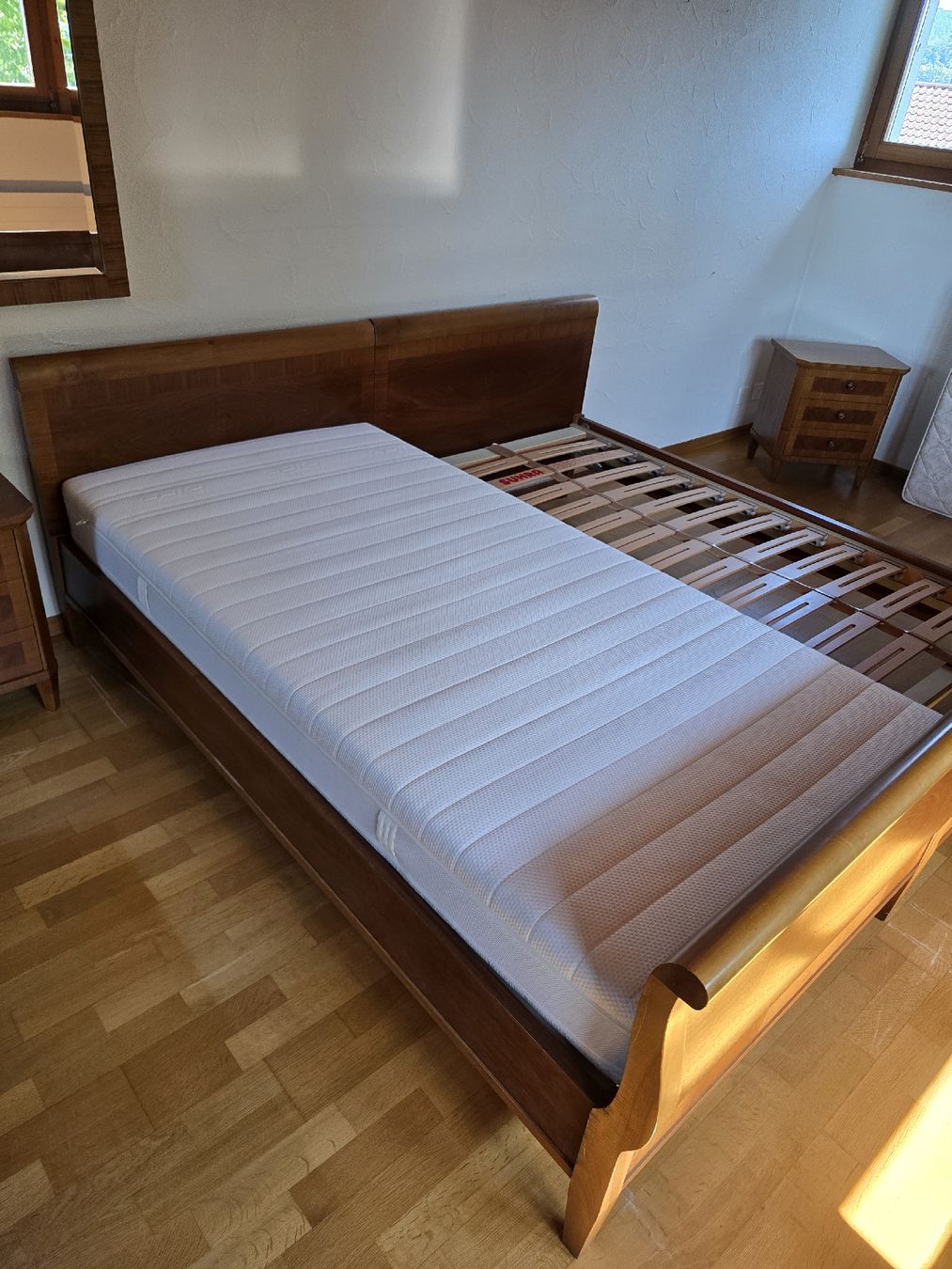 Letti: Doppelbett 180x200 + 2 Nachttische + Spiegel – Usato da Würenlos venduto da Lea.Maria.Hotz 2