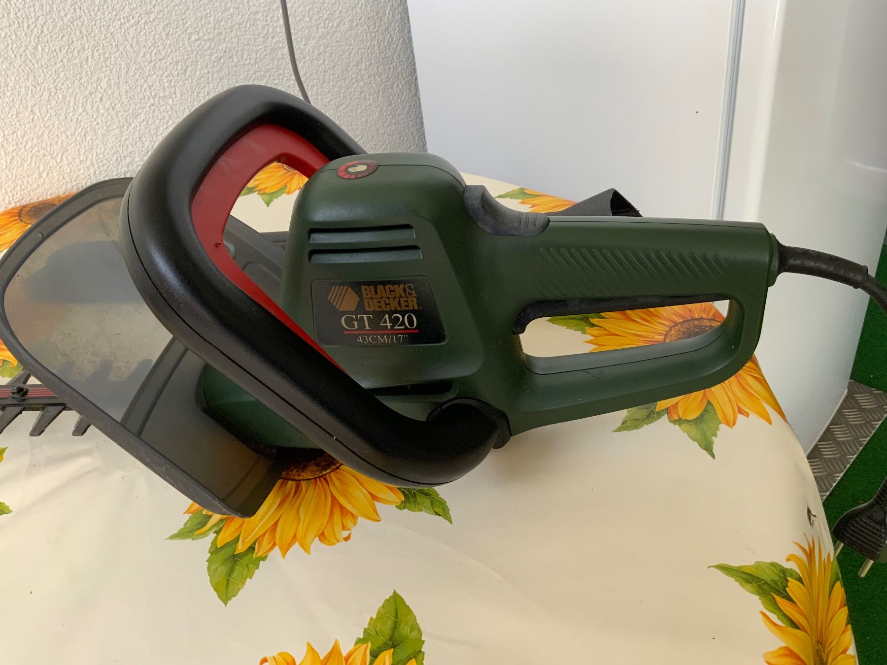 Alle Werkzeuge: Heckenschere BLACK+DECKER GT 420 43cm – Gebraucht aus Schübelbach von Hecht11. 3