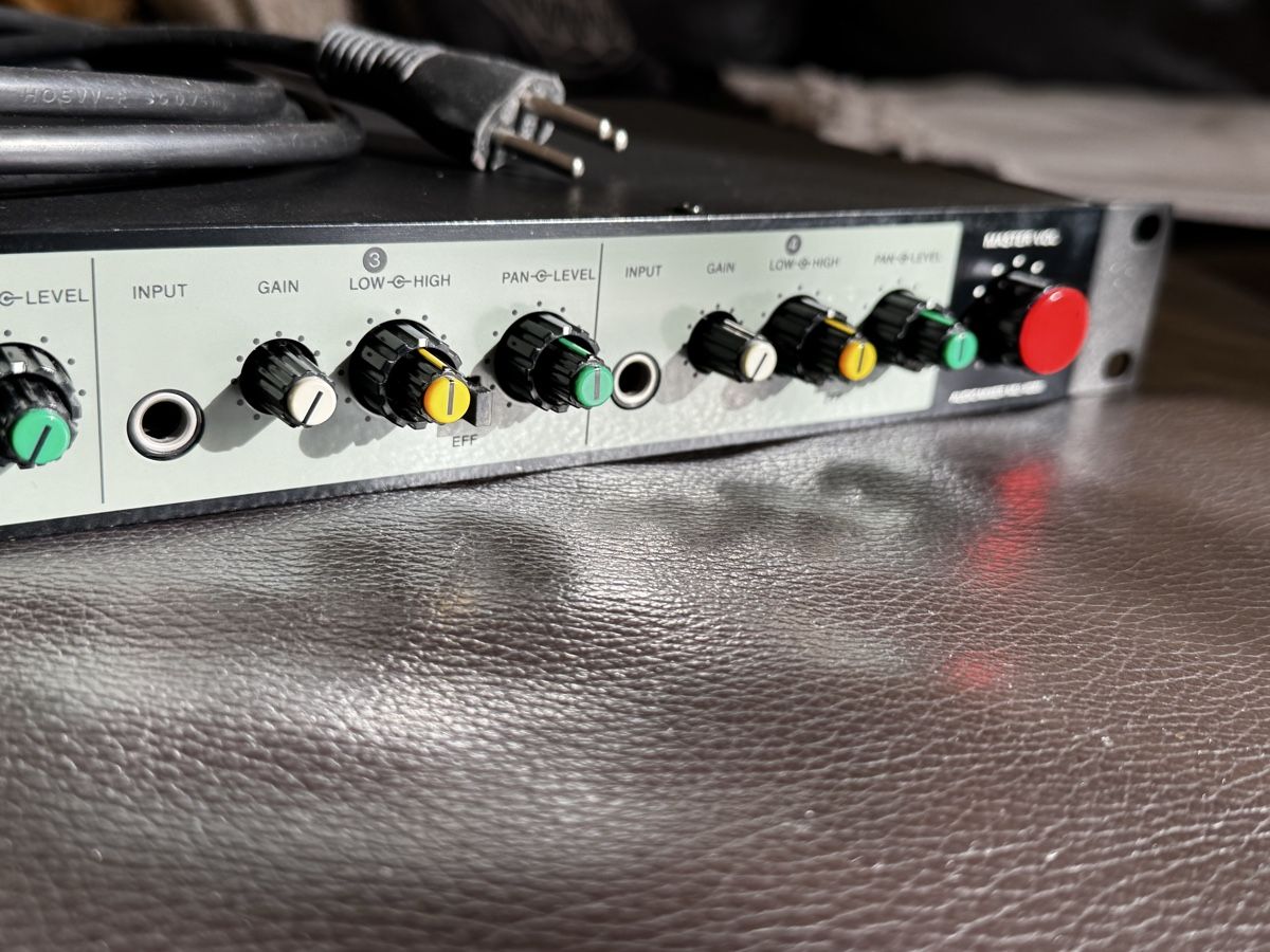 Sony Console di mixaggio: Sony MU-X051 Audio Mixer – Usato da Zürich venduto da 1cut2 3
