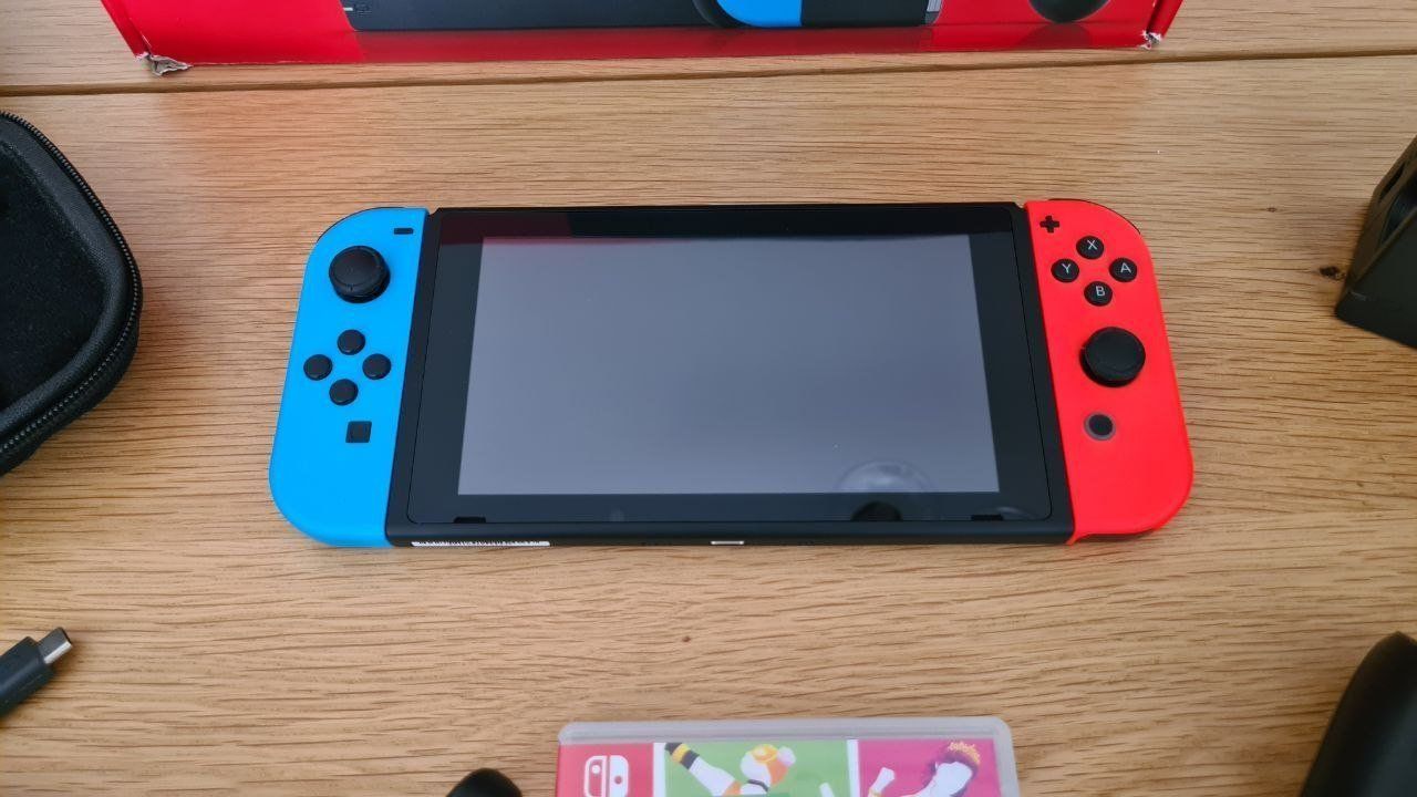 Nintendo Console: Nintendo Switch Bundle + Just Dance + Travel Case – Usato da Zürich venduto da gia_tfj5 4