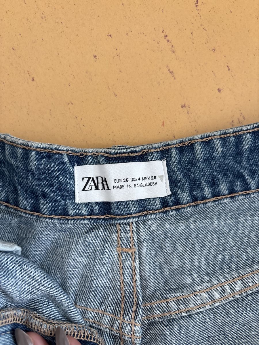 Zara Lotti di vestiti: Jeansshorts und Skort – Usato da Zürich venduto da del_gdm2 2