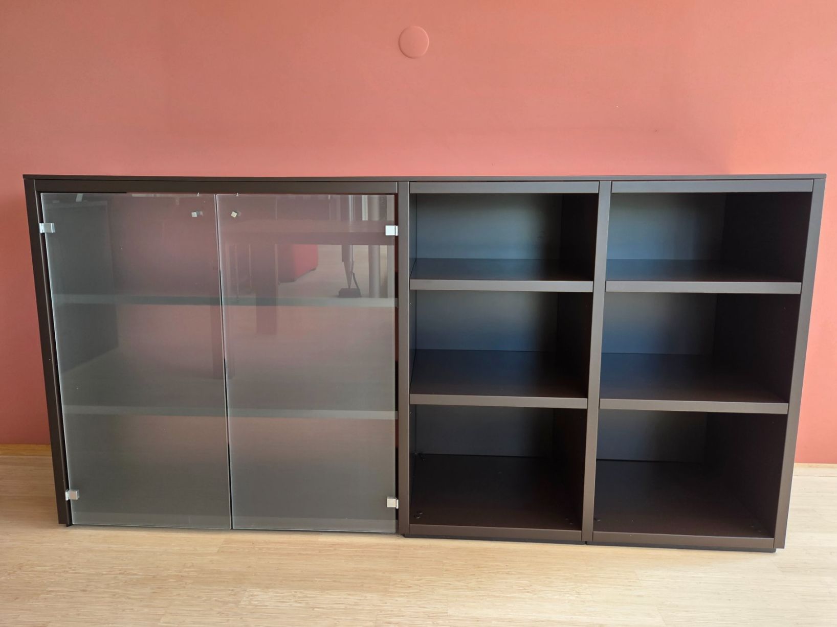 Cassettiere: Schönes Sideboard mit Glastüren - Massarbeit – Usato da Zürich venduto da pat_2frc 1