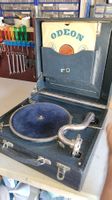Koffergrammophon Paillard, Plattenfach div. Schellackplatten