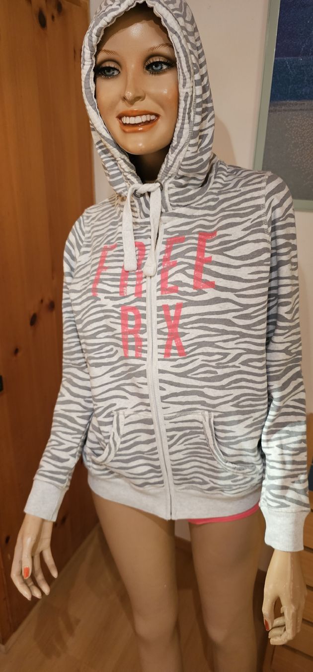 Roxy Jacken: Roxy Kapuzenjacke Zebra Gr. S - Frühlingsstil! – Gebraucht aus Ferden von jemyce