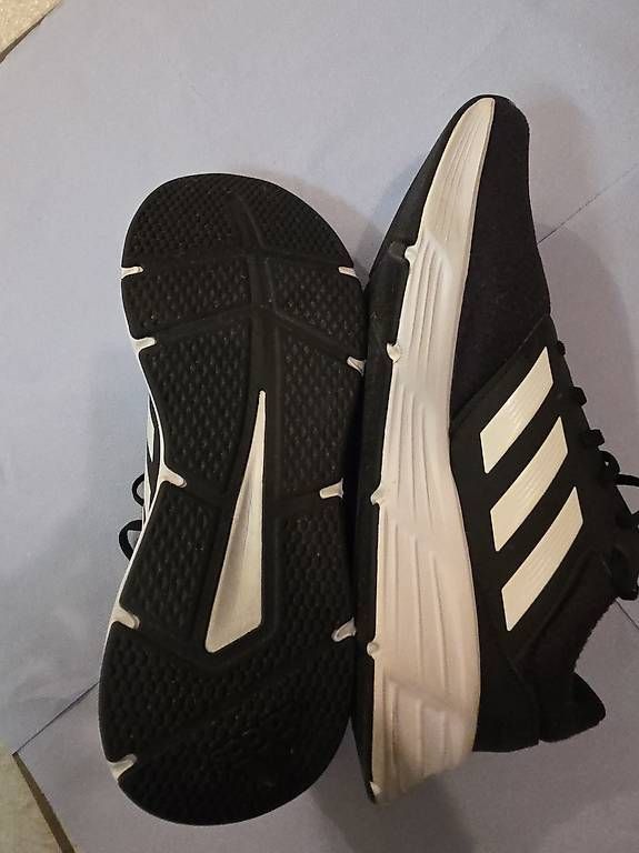 Herrenschuhe: Adidas Turnschuhe – Gebraucht aus Finsterhennen von sim_6v75 1